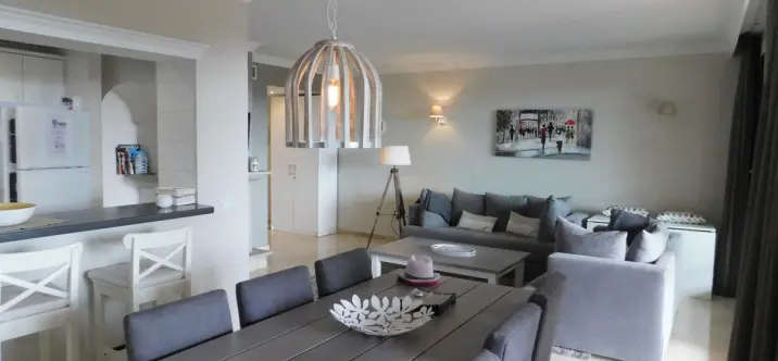 Short-term rent of ground floor apartment in Elviria 0