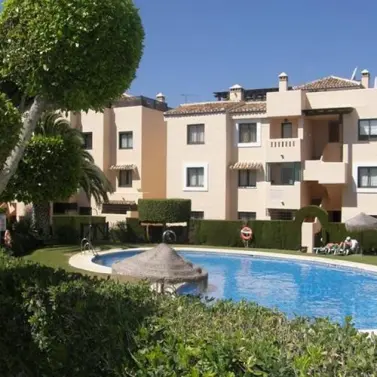 Short-term rent of ground floor apartment in Elviria