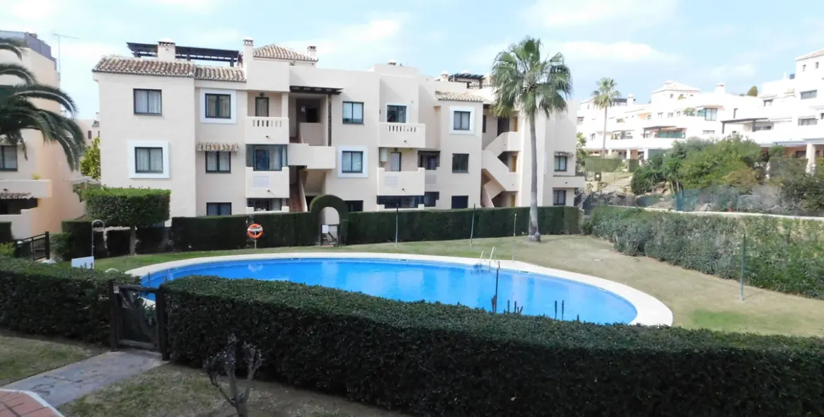 Short-term rent of ground floor apartment in Elviria 8