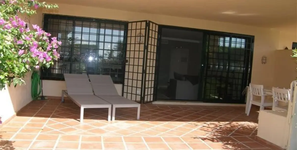 Short-term rent of ground floor apartment in Elviria 10