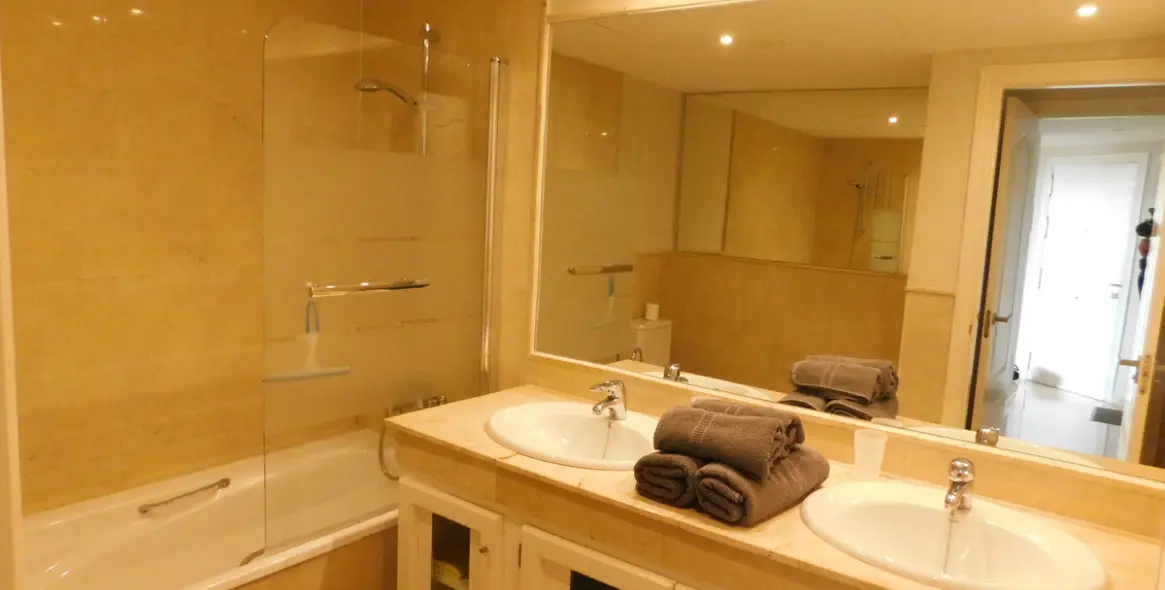 Short-term rent of ground floor apartment in Elviria 16