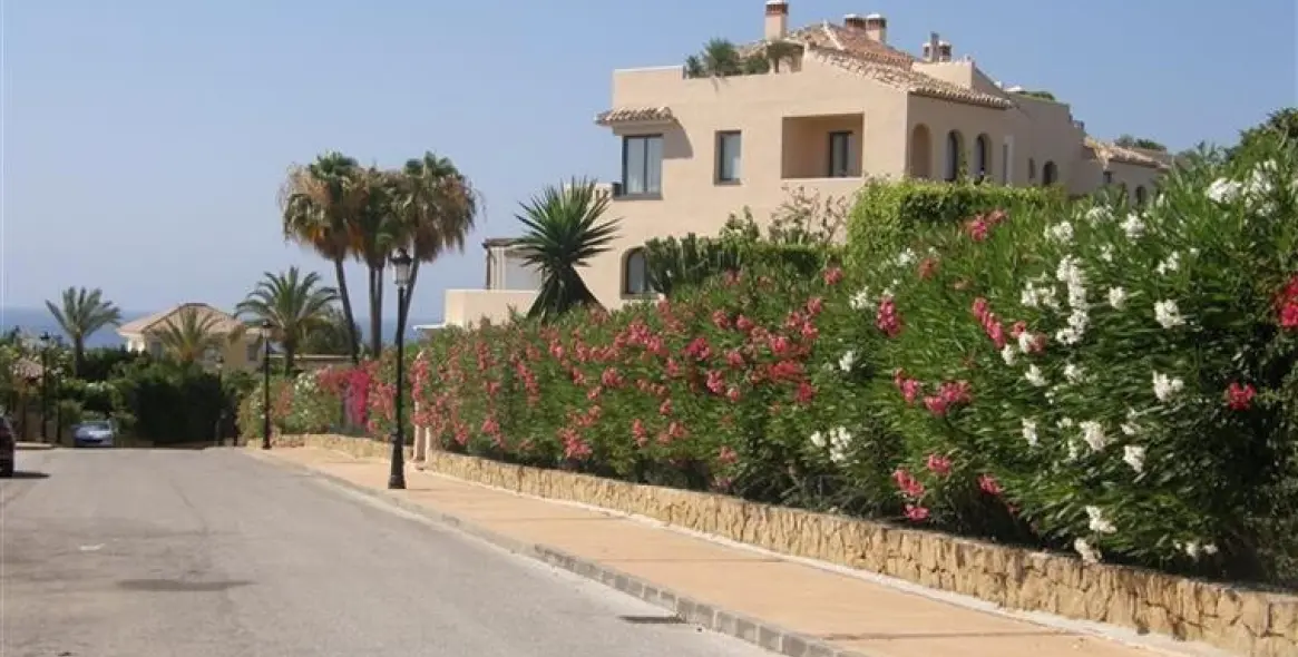 Short-term rent of ground floor apartment in Elviria 19
