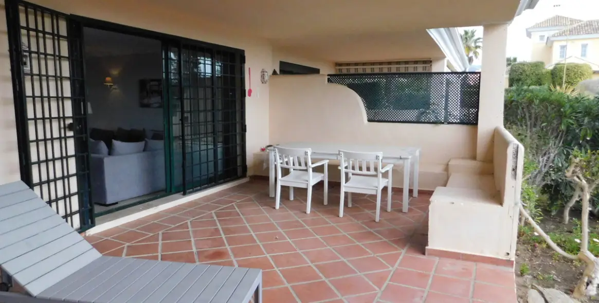 Краткосрочная аренда апартаментов на первом этаже в Elviria 24