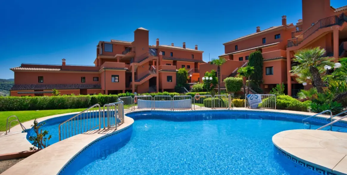 Short-term rent of middle floor apartment in Elviria 1