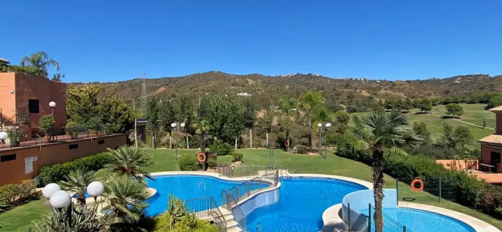 Short-term rent of middle floor apartment in Elviria 1