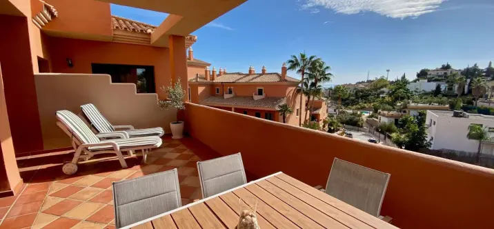 Short-term rent of middle floor apartment in Elviria 2