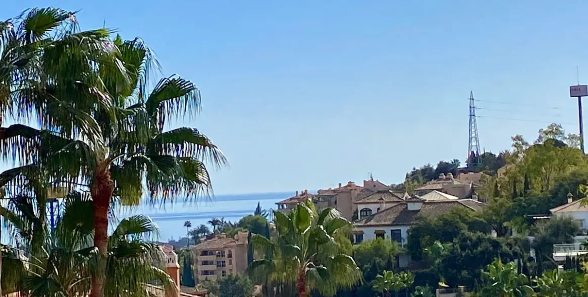 Short-term rent of middle floor apartment in Elviria 4