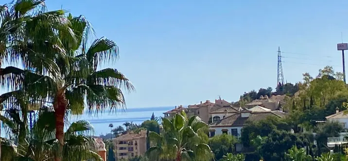 Short-term rent of middle floor apartment in Elviria 3