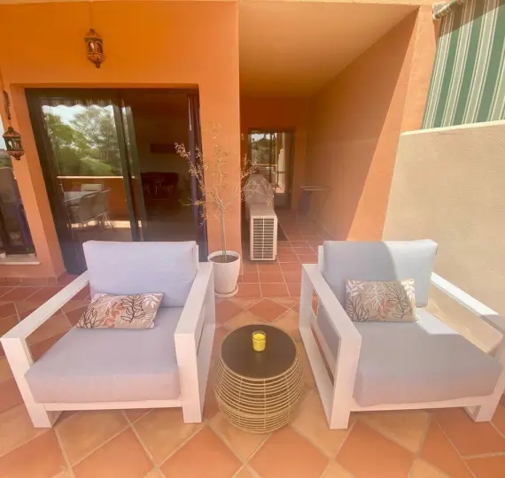 Short-term rent of middle floor apartment in Elviria