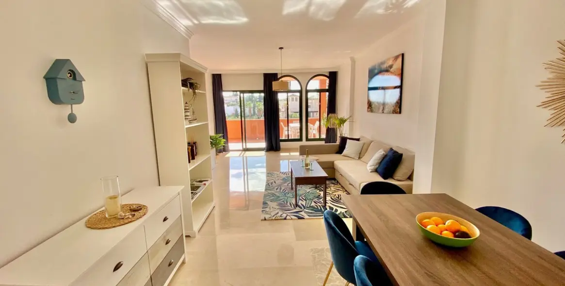 Short-term rent of middle floor apartment in Elviria 13