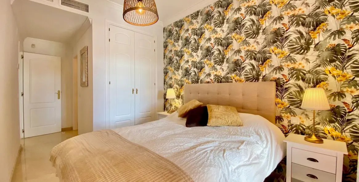 Short-term rent of middle floor apartment in Elviria 26