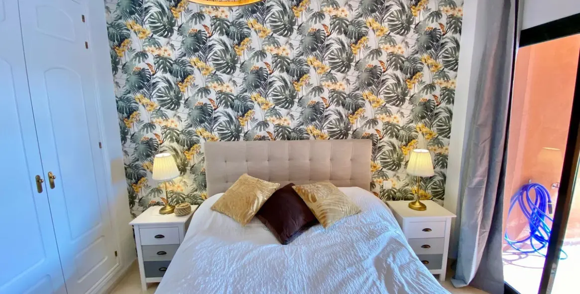 Short-term rent of middle floor apartment in Elviria 28