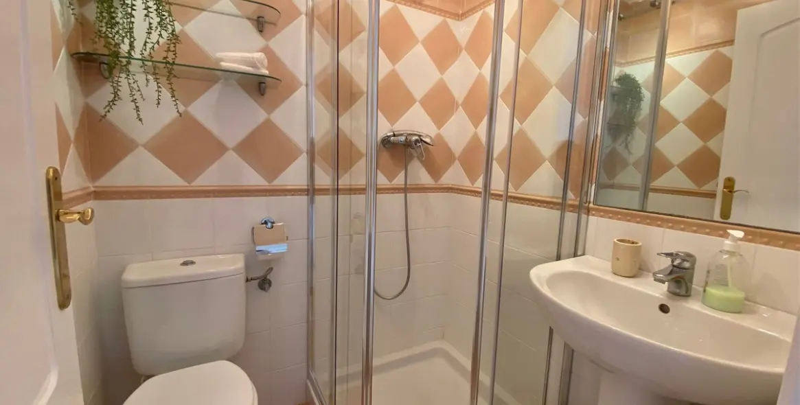 Short-term rent of middle floor apartment in Elviria 29