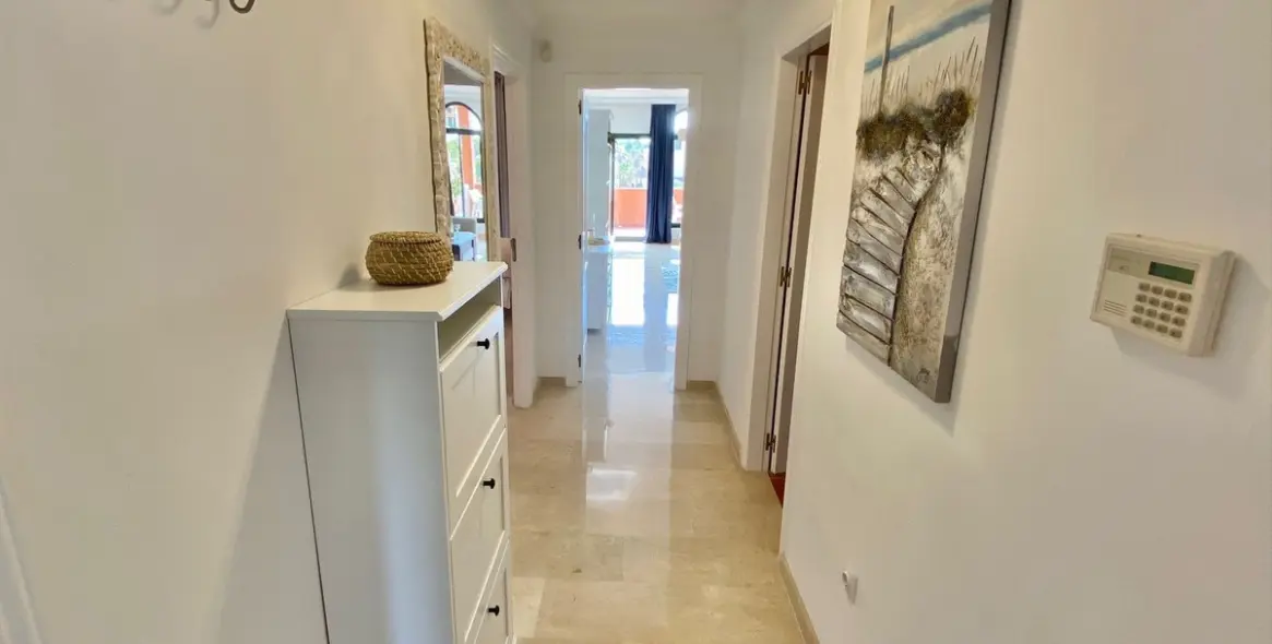 Short-term rent of middle floor apartment in Elviria 31