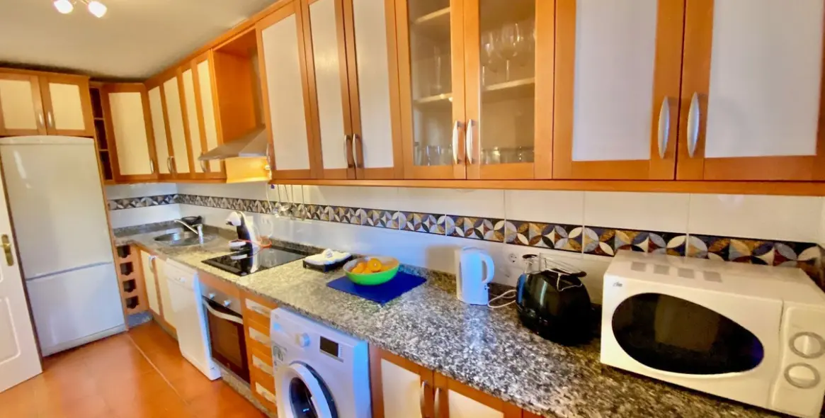 Short-term rent of middle floor apartment in Elviria 34