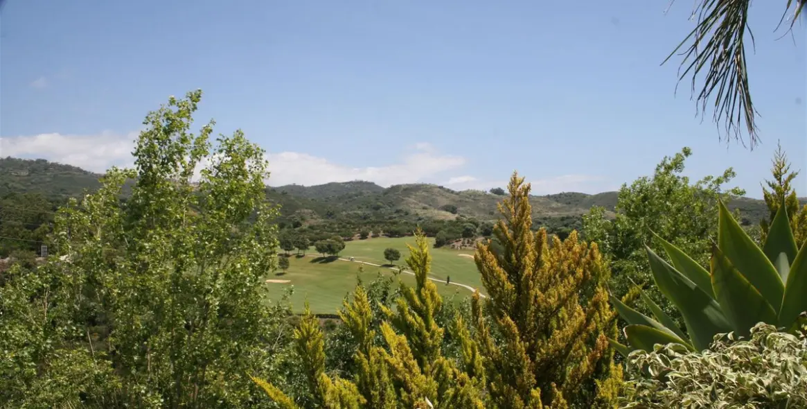 Short-term rent of middle floor apartment in Elviria 35