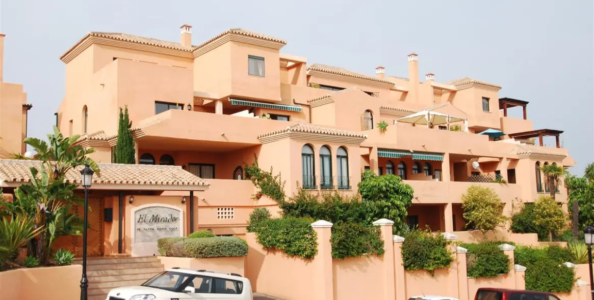 Short-term rent of middle floor apartment in Elviria 36