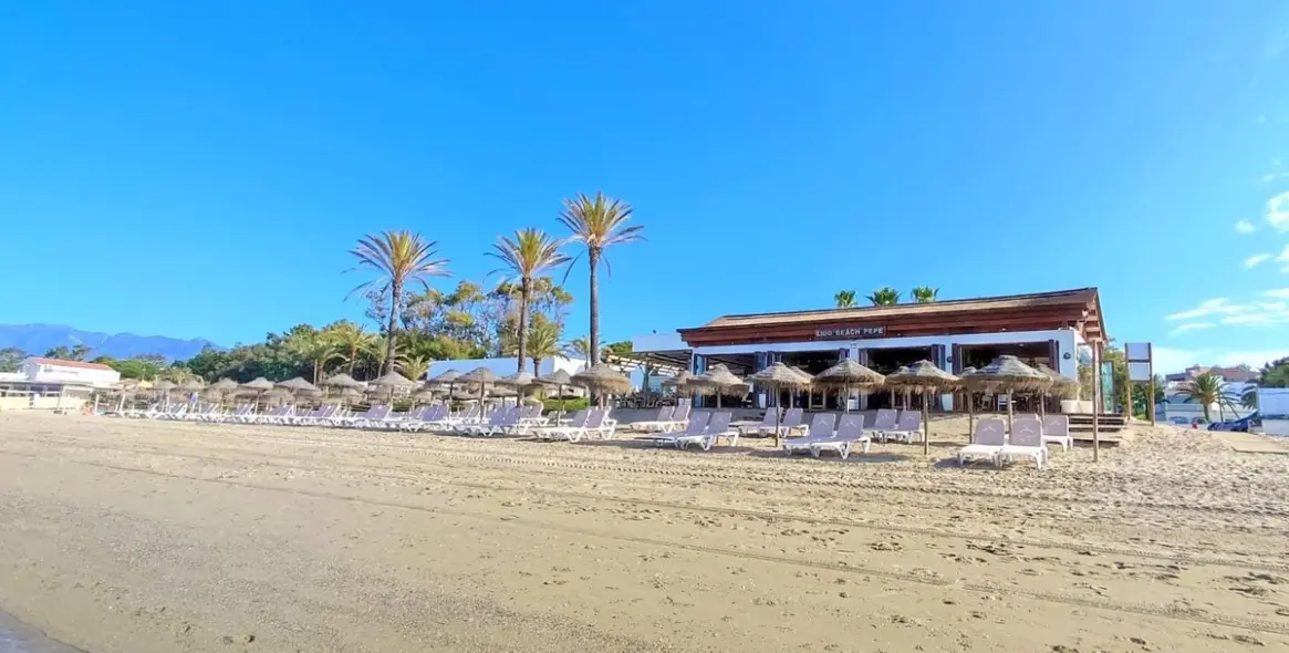 Short-term rent of middle floor apartment in Elviria 40