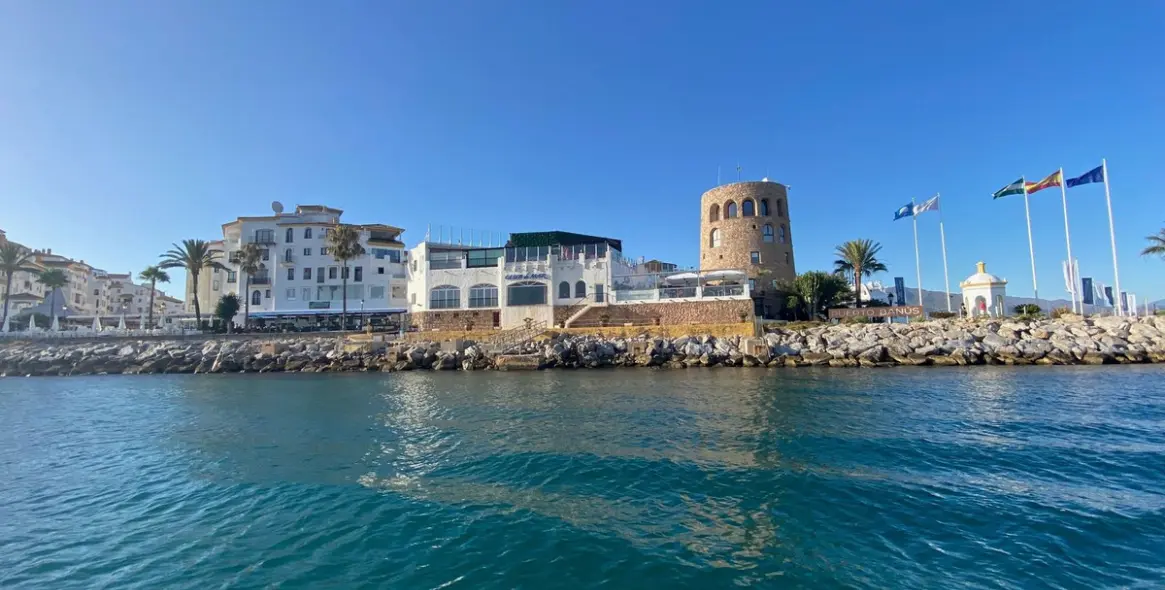 Short-term rent of middle floor apartment in Elviria 48