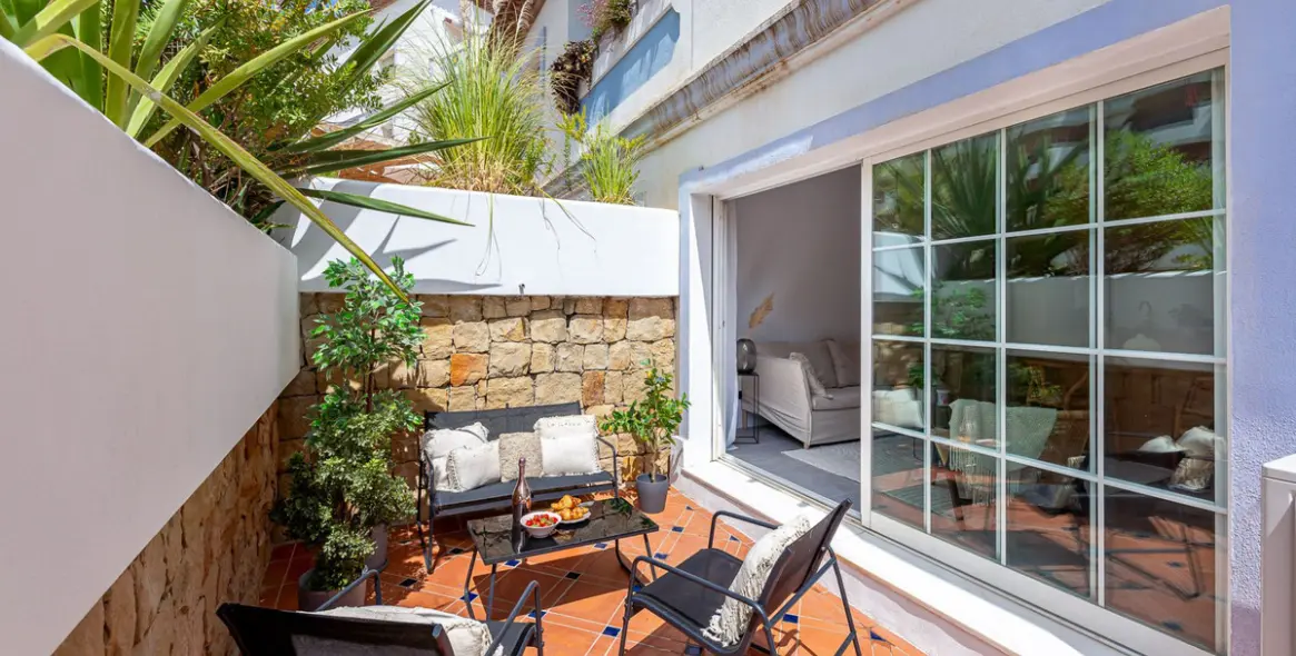 Short-term rent of middle floor apartment in Nueva Andalucía 9