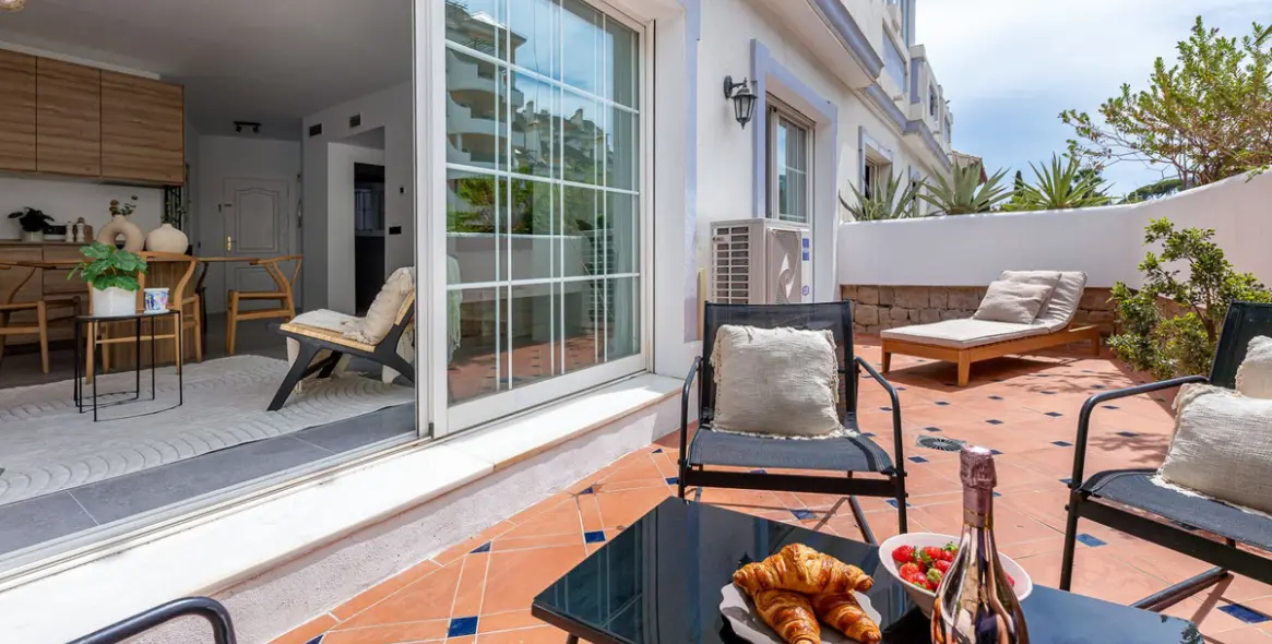 Short-term rent of middle floor apartment in Nueva Andalucía 12