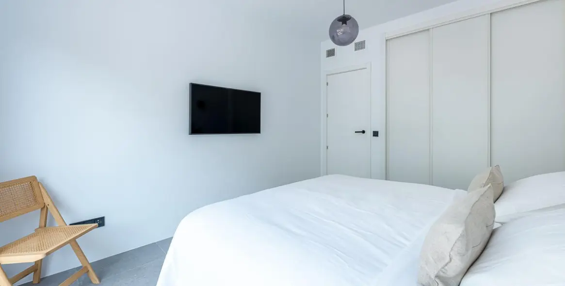 Short-term rent of middle floor apartment in Nueva Andalucía 19