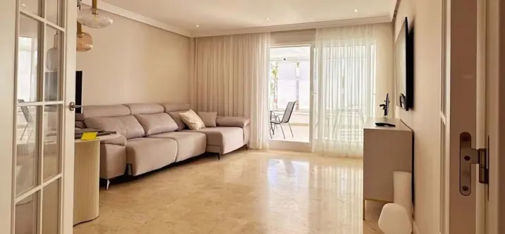 Краткосрочная аренда апартаментов на среднем этаже в Selwo 1