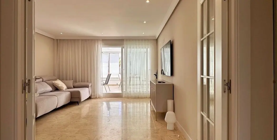 Краткосрочная аренда апартаментов на среднем этаже в Selwo 13