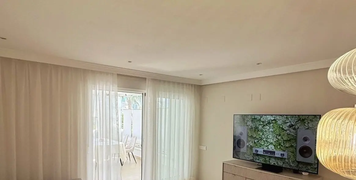 Short-term rent of middle floor apartment in Selwo 24