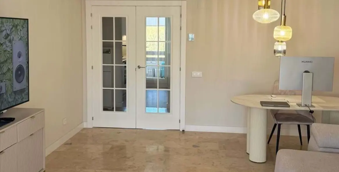 Short-term rent of middle floor apartment in Selwo 28