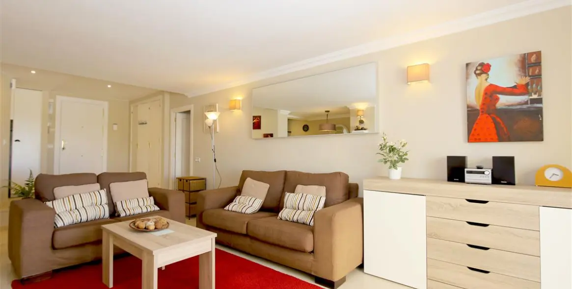 Alquiler a corto plazo de apartamento en planta media en Estepona 6