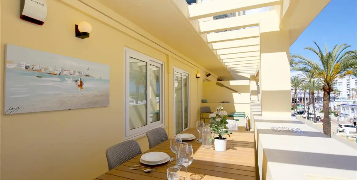 Alquiler a corto plazo de apartamento en planta media en Estepona 13