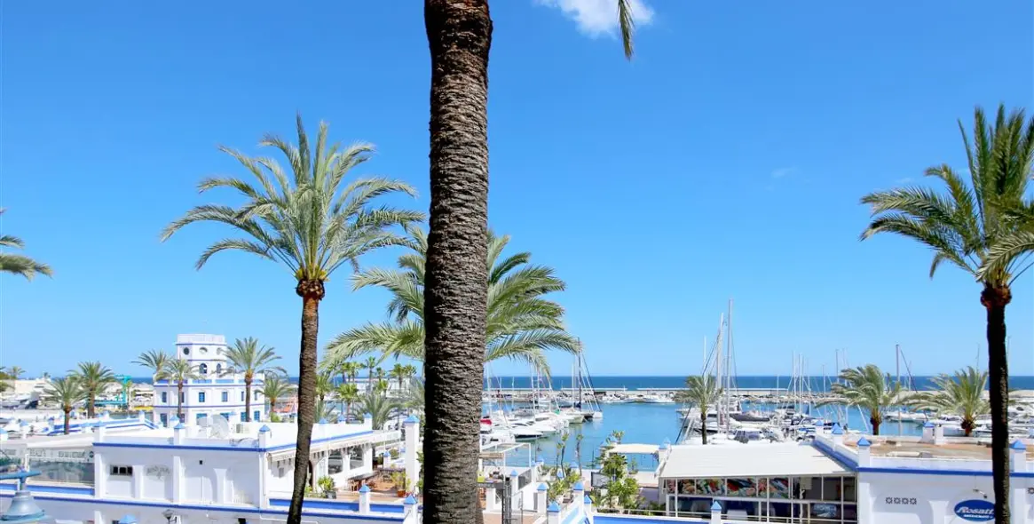 Краткосрочная аренда апартаментов на среднем этаже в Estepona 2