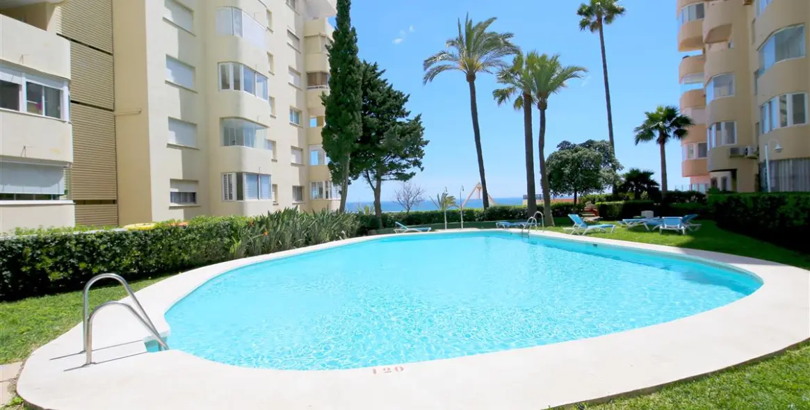 Краткосрочная аренда апартаментов на среднем этаже в Estepona 22