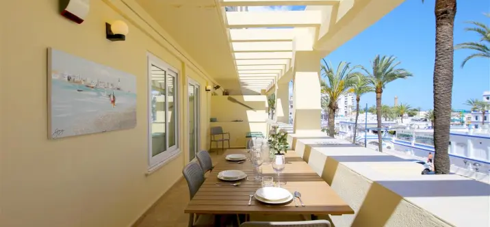 Short-term rent of middle floor apartment in Estepona 2