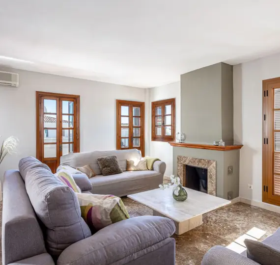 Short-term rent of penthouse in Estepona