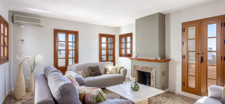 Short-term rent of penthouse in Estepona 0