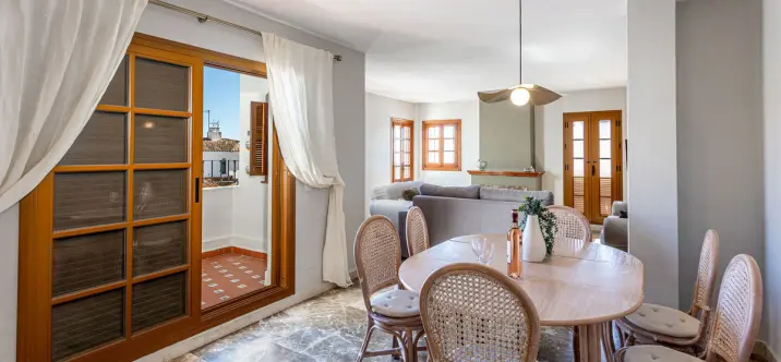 Short-term rent of penthouse in Estepona 2