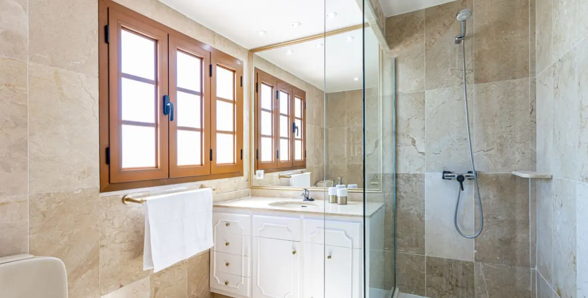 Short-term rent of penthouse in Estepona 6