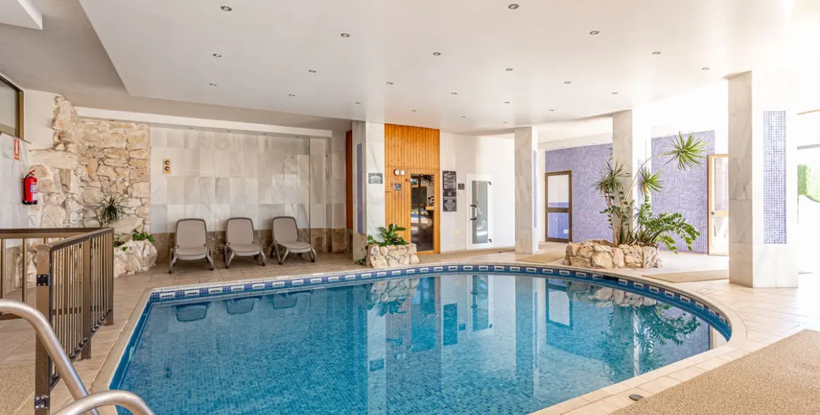 Short-term rent of penthouse in Estepona 18