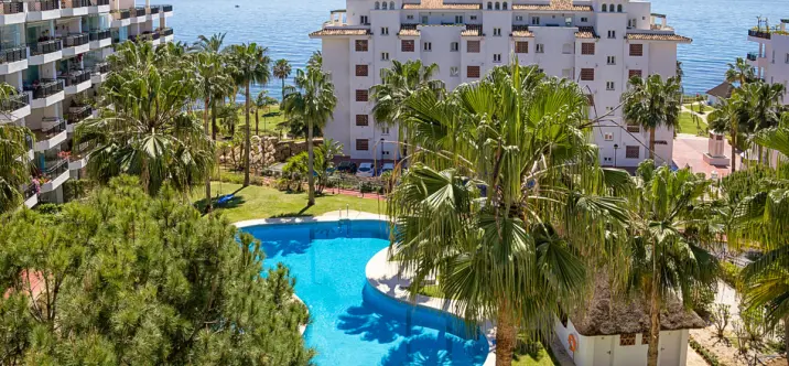 Краткосрочная аренда апартаментов на среднем этаже в Calahonda 0