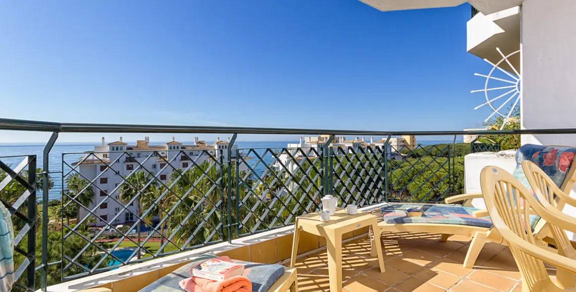 Краткосрочная аренда апартаментов на среднем этаже в Calahonda 2