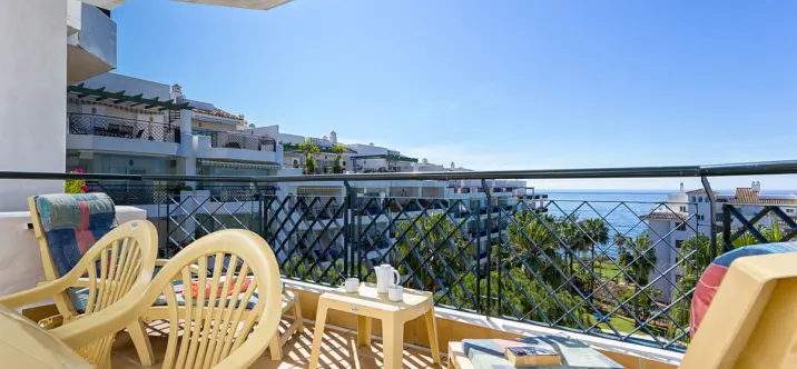 Краткосрочная аренда апартаментов на среднем этаже в Calahonda 2