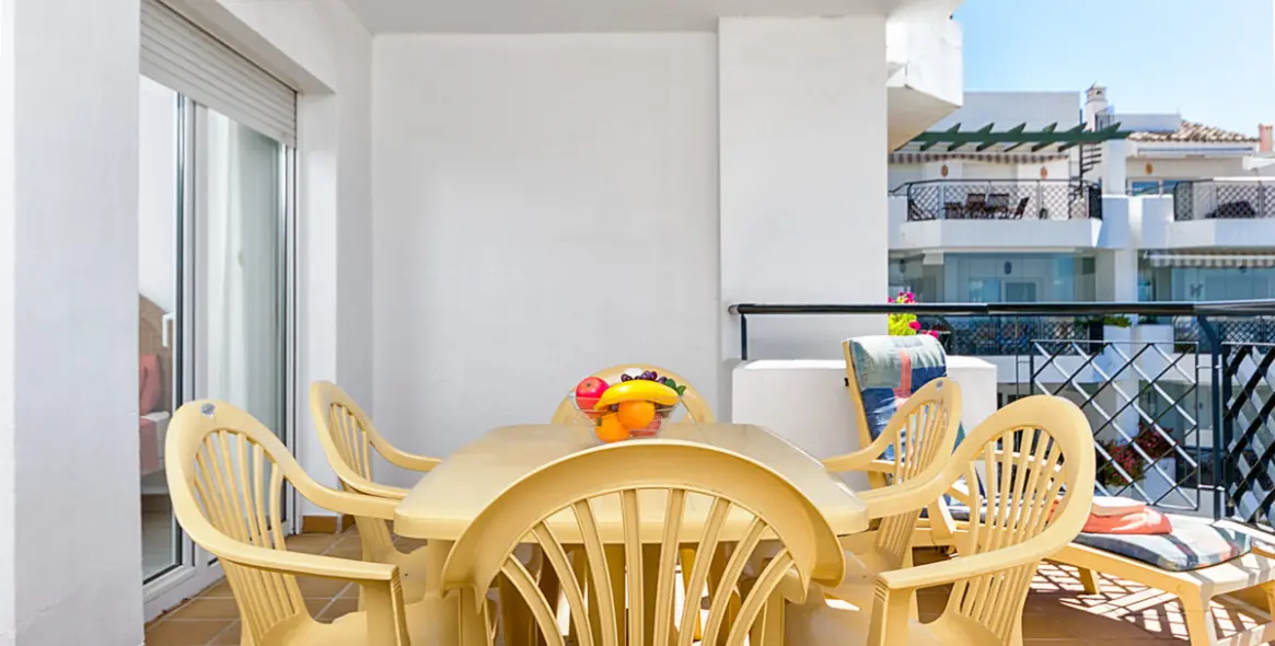 Краткосрочная аренда апартаментов на среднем этаже в Calahonda 5