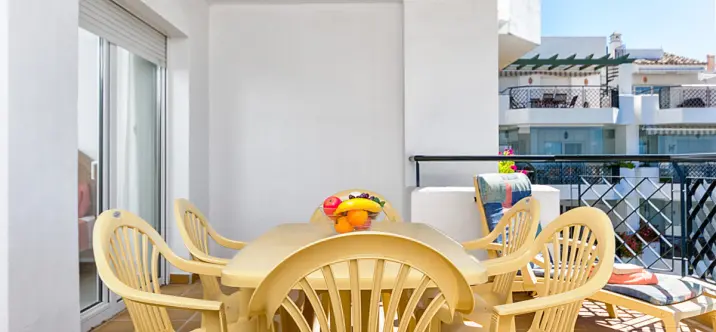 Краткосрочная аренда апартаментов на среднем этаже в Calahonda 4