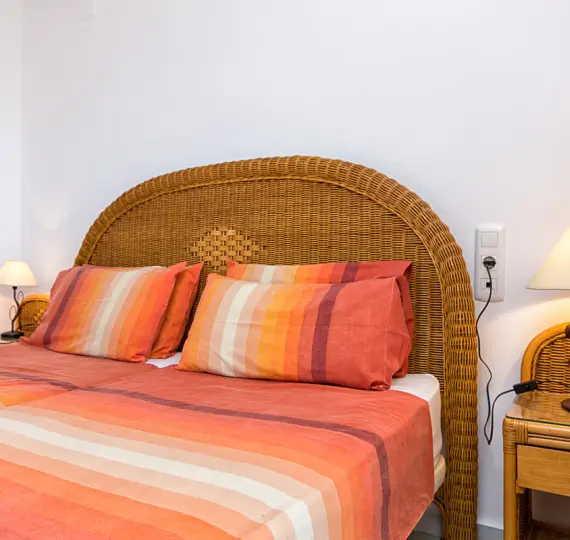 Краткосрочная аренда апартаментов на среднем этаже в Calahonda