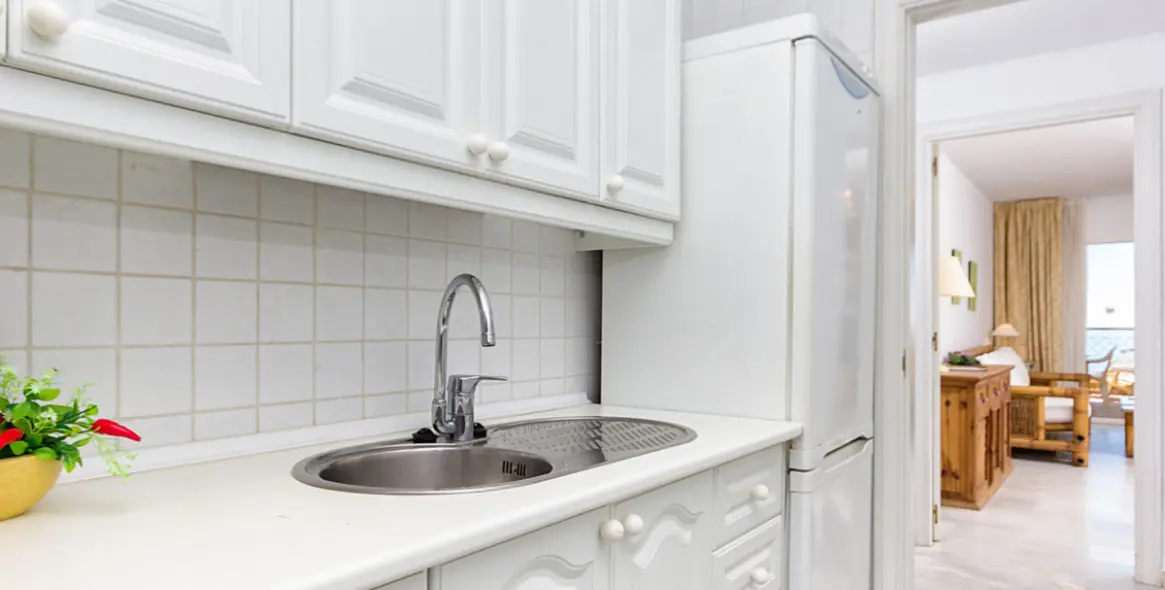 Краткосрочная аренда апартаментов на среднем этаже в Calahonda 14