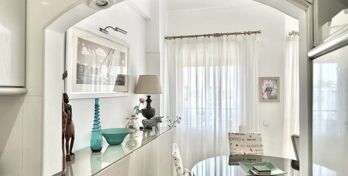 Short-term rent of middle floor apartment in Marbella 10