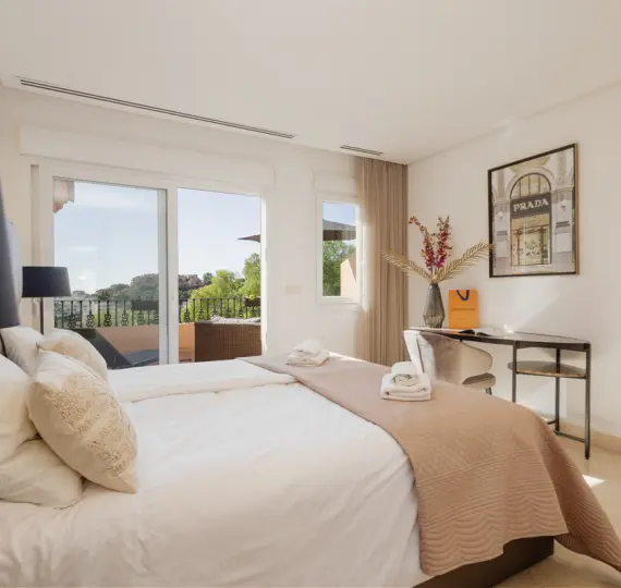 Long-term rent of penthouse in Nueva Andalucía