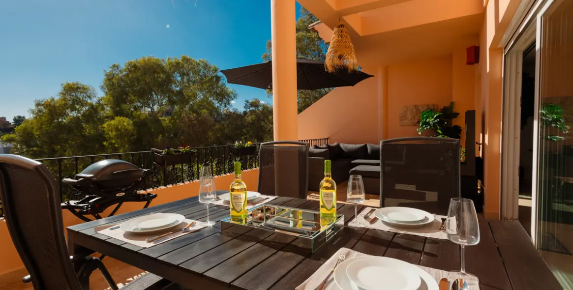 Long-term rent of penthouse in Nueva Andalucía 8